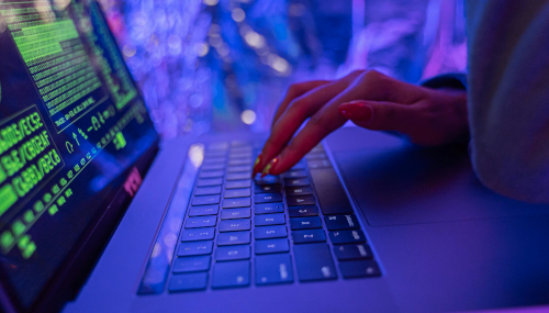 cybersecurity-summit-blogartikel-kI-cybersecurity-artikelimage_285x500px cybersecurity-summit-blogartikel-kI-cybersecurity-artikelimage_285x500px